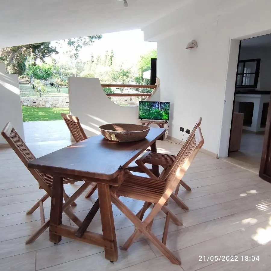 Villa Su Giudeu Chia 0*,